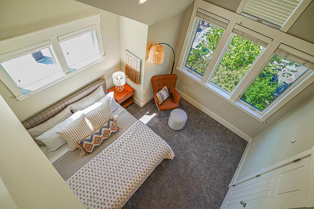 Exquisite Central Townhome With Spacious Loft And Gourmet Kitchen Seattle Exteriör bild