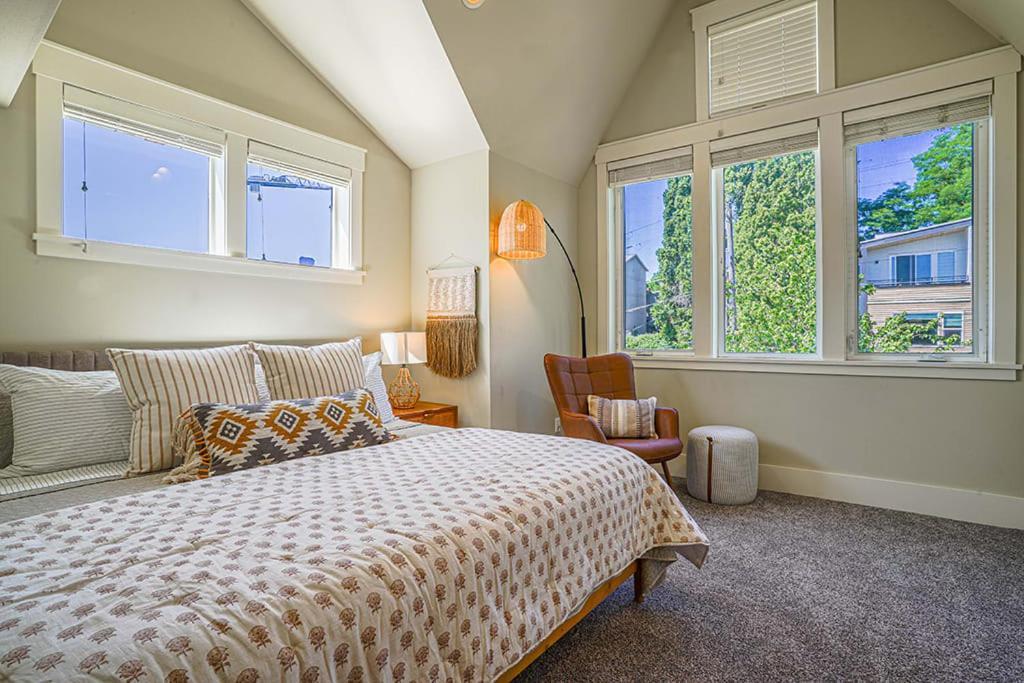 Exquisite Central Townhome With Spacious Loft And Gourmet Kitchen Seattle Exteriör bild