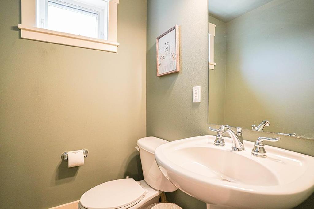 Exquisite Central Townhome With Spacious Loft And Gourmet Kitchen Seattle Exteriör bild