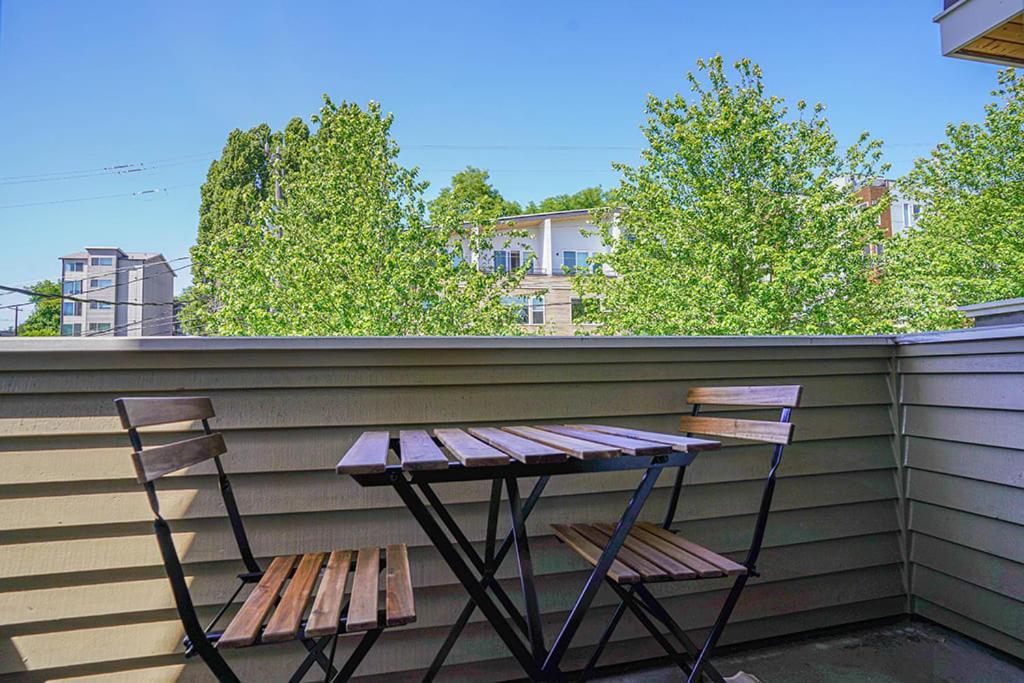 Exquisite Central Townhome With Spacious Loft And Gourmet Kitchen Seattle Exteriör bild